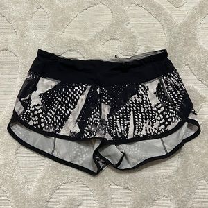 Lululemon Speed up shorts 2.5”